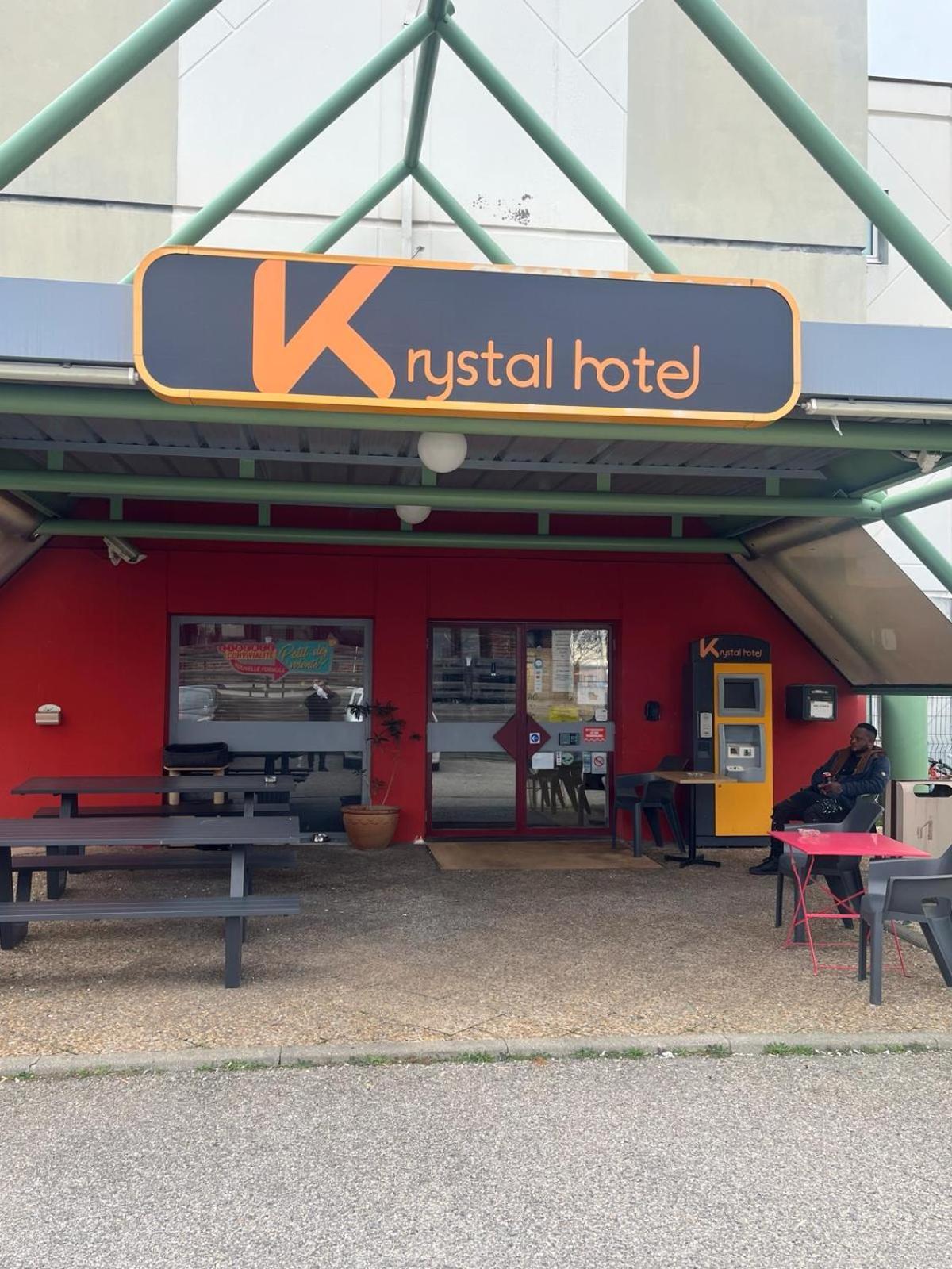 Krystal Hotel แซงต์-ก็องแต็ง-ฟัลลาวิเยร์ ภายนอก รูปภาพ